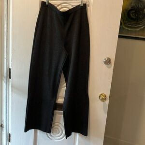 St John knit pant set pant are wide legged.